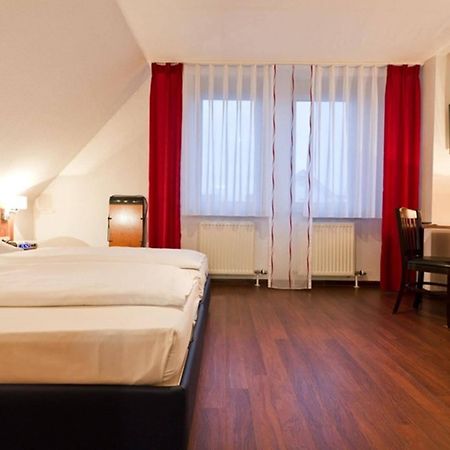 Hotel Domino Штутгарт Экстерьер фото