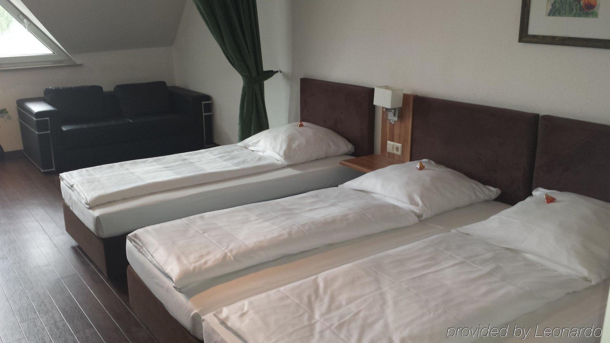 Hotel Domino Штутгарт Экстерьер фото