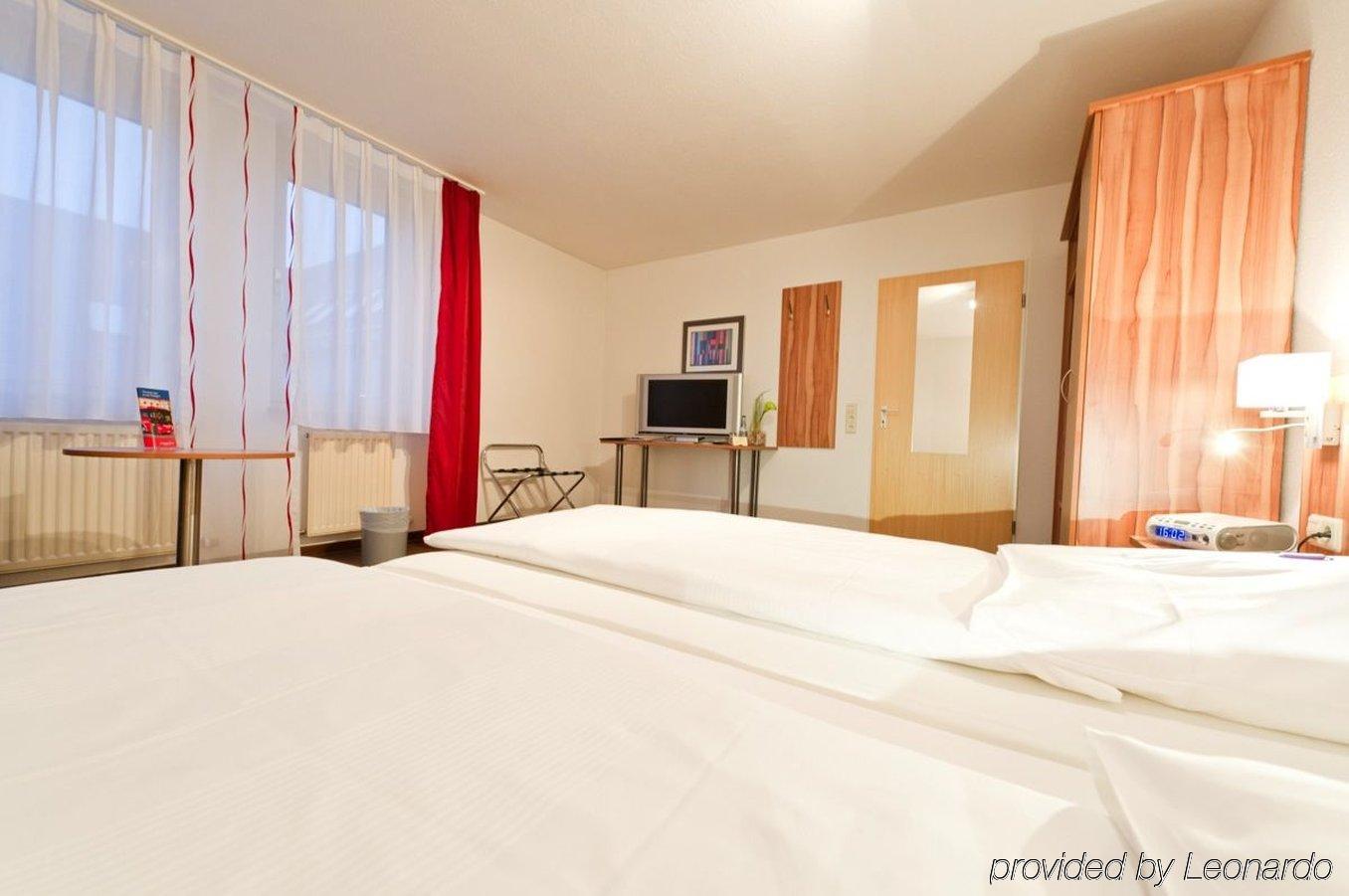 Hotel Domino Штутгарт Экстерьер фото
