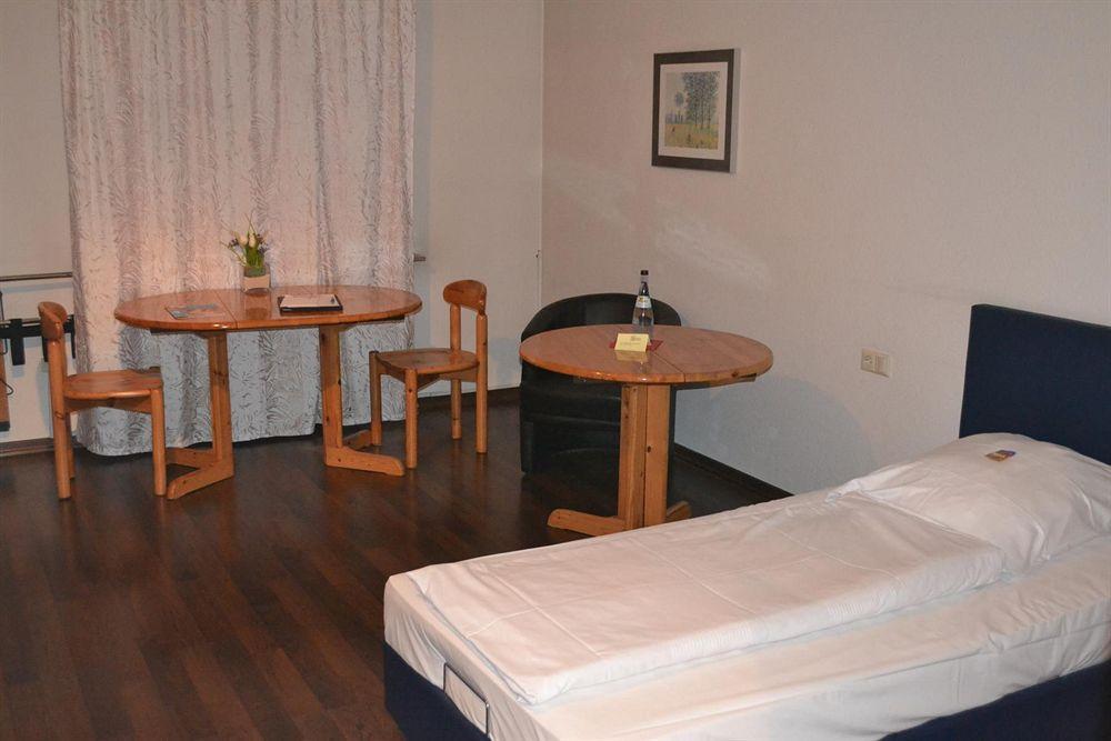 Hotel Domino Штутгарт Удобства фото