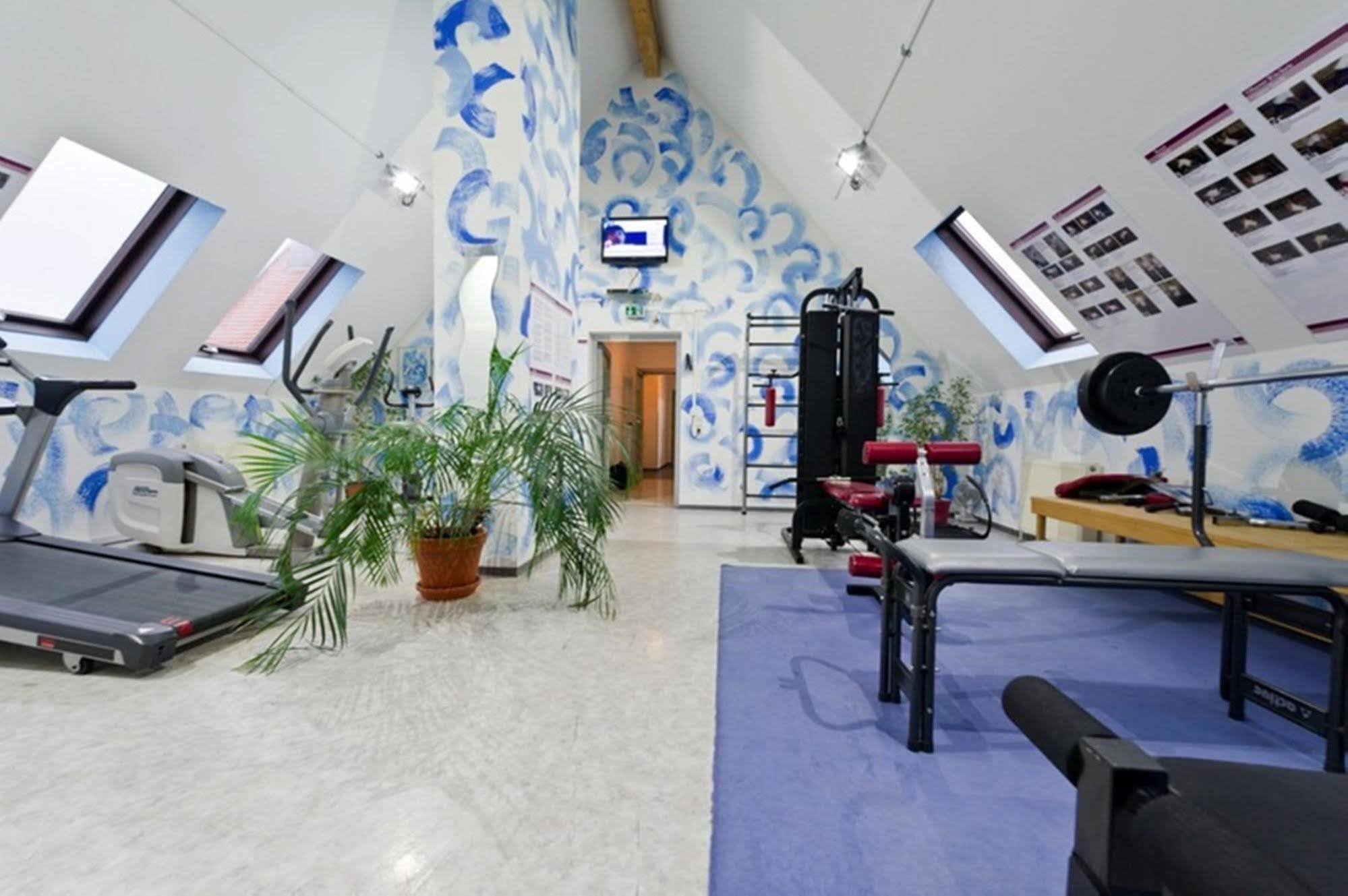 Hotel Domino Штутгарт Экстерьер фото